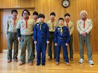 天童第1団のスカウトと指導者の集合写真